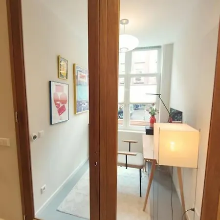Apartment Kids Friendly Next To Park *